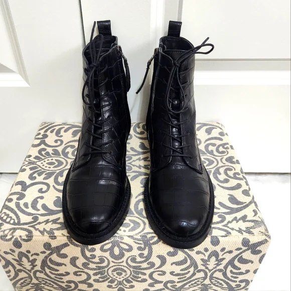 Sam Edelman  Nina Black Crocodile Print Combat Boots 8M - Picture 2 of 7